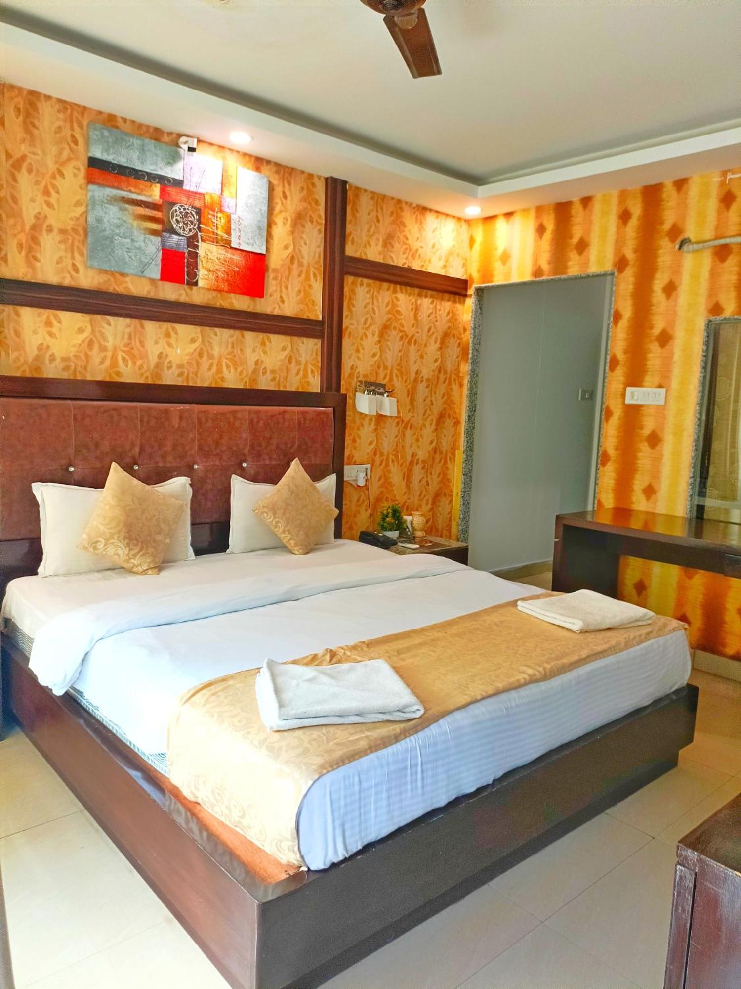 Fusion Resorts Candolim Bagian luar foto