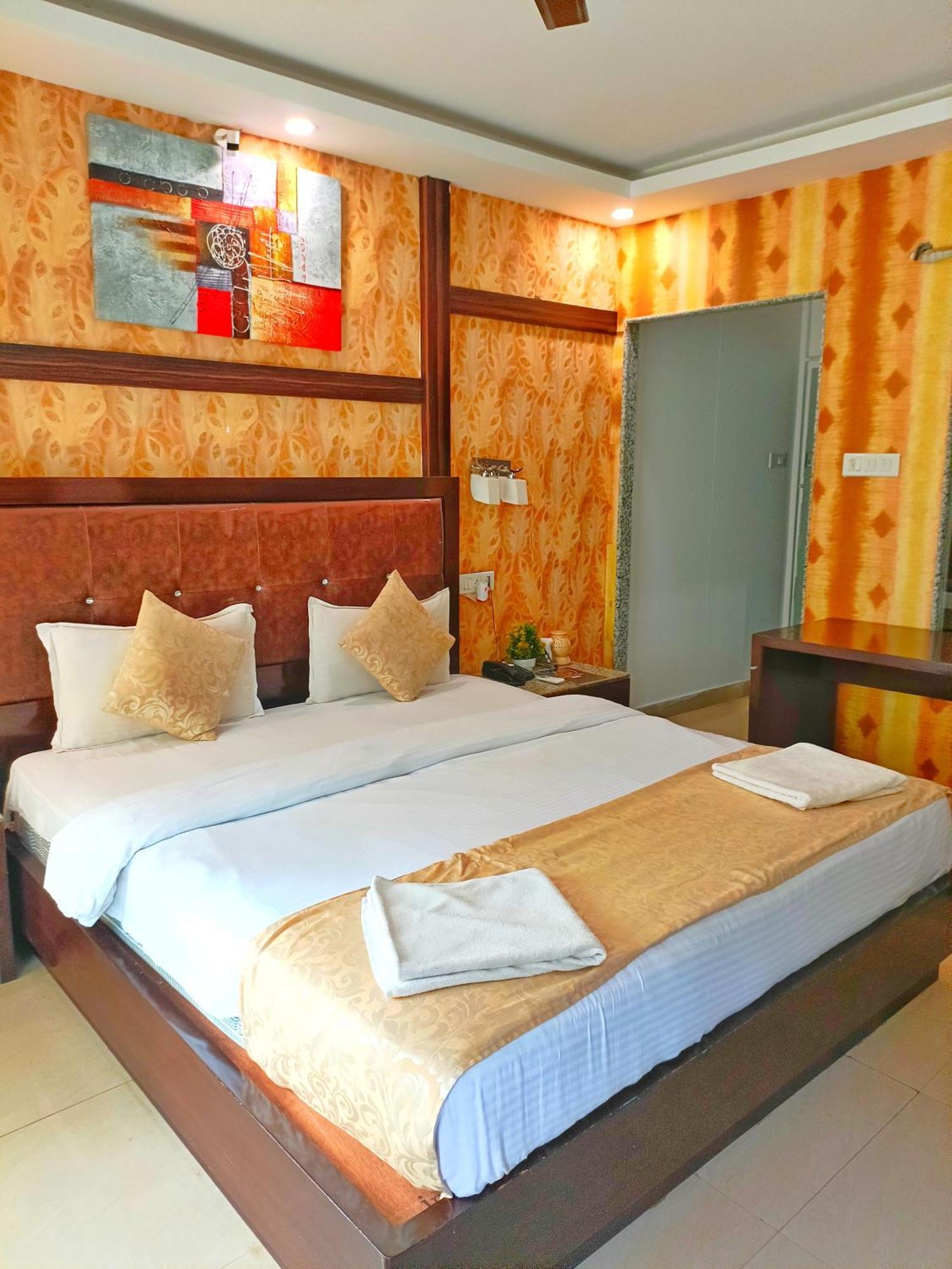 Fusion Resorts Candolim Bagian luar foto